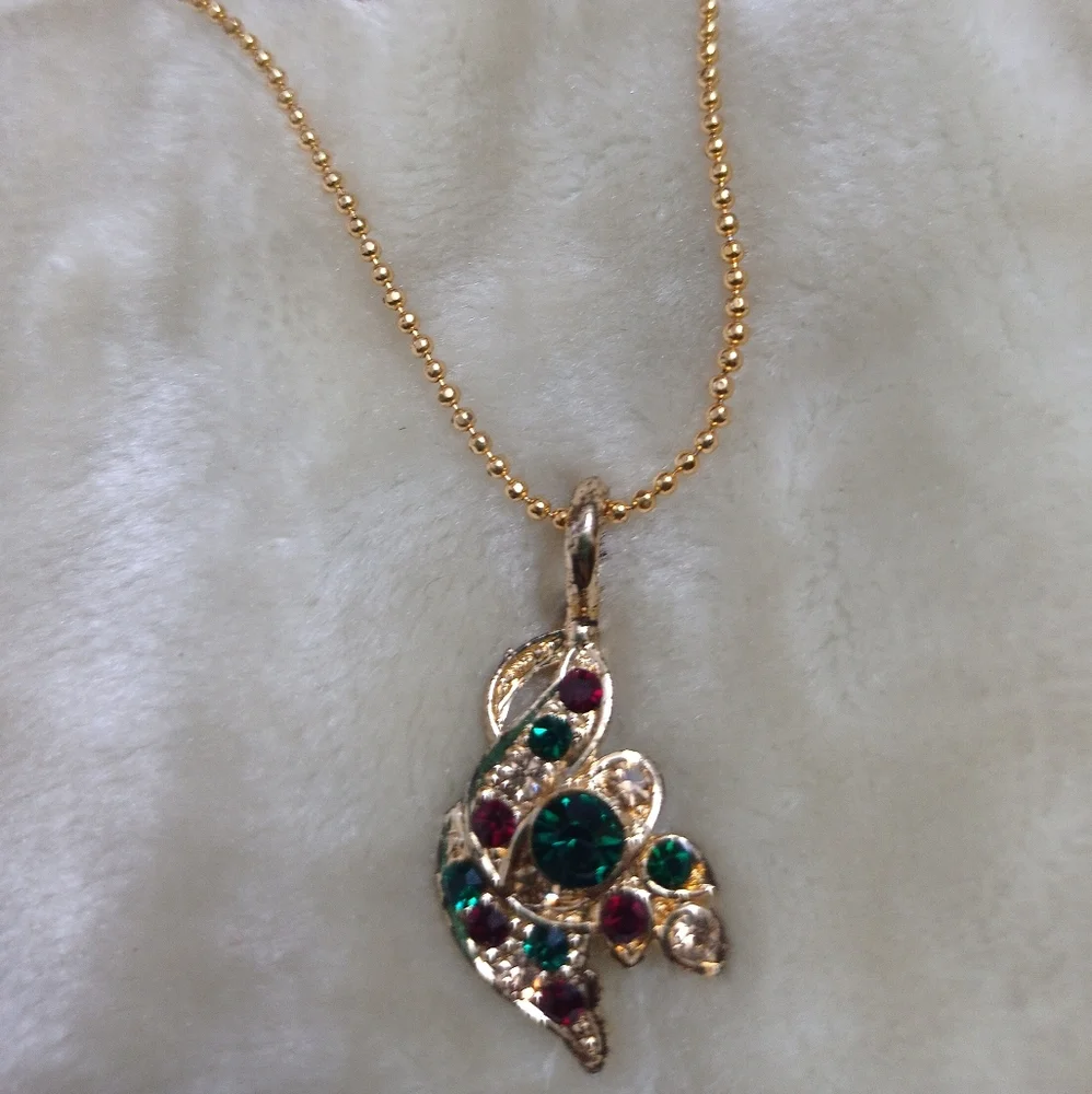 Golden Pendent Set with earrings - Picture 3 of 5